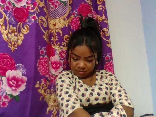 Elyah1a live cam on BongaCams