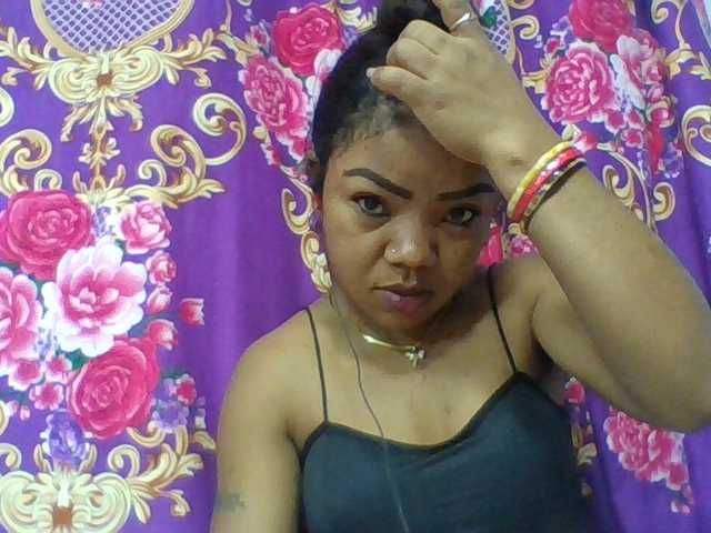 Elyah1a live cam on BongaCams