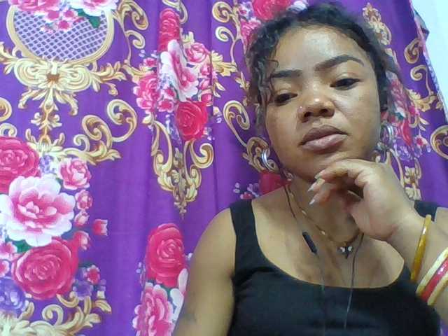 Elyah1a live cam on BongaCams