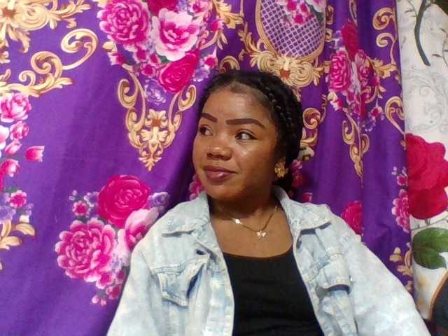 Elyah1a live cam on BongaCams
