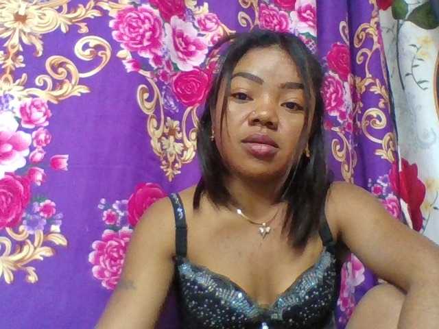 Elyah1a live cam on BongaCams