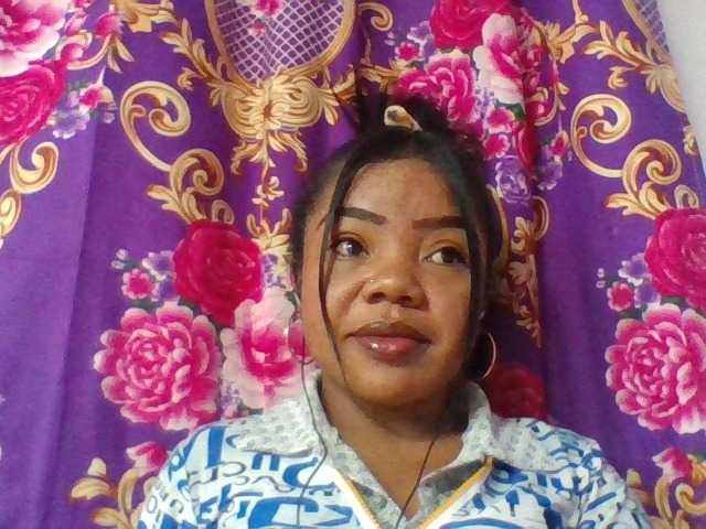 Elyah1a live cam on BongaCams