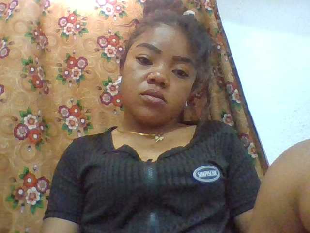 Elyah1a live cam on BongaCams