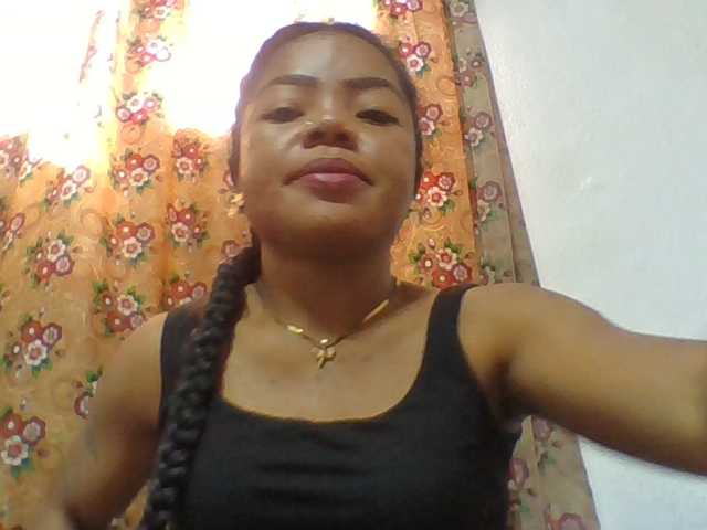 Elyah1a, en directo ahora en BongaCams