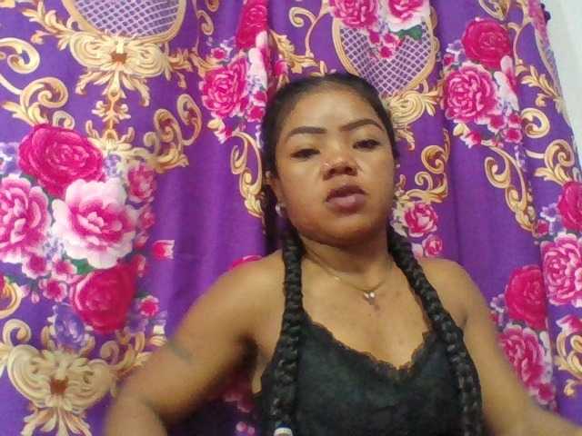 Elyah1a live cam on BongaCams