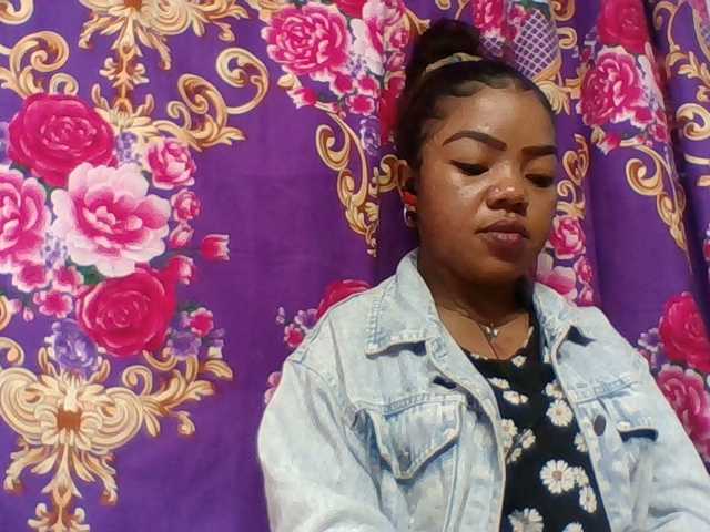 Elyah1a live cam on BongaCams