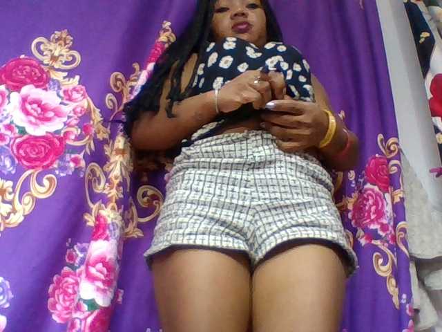 Elyah1a live cam on BongaCams