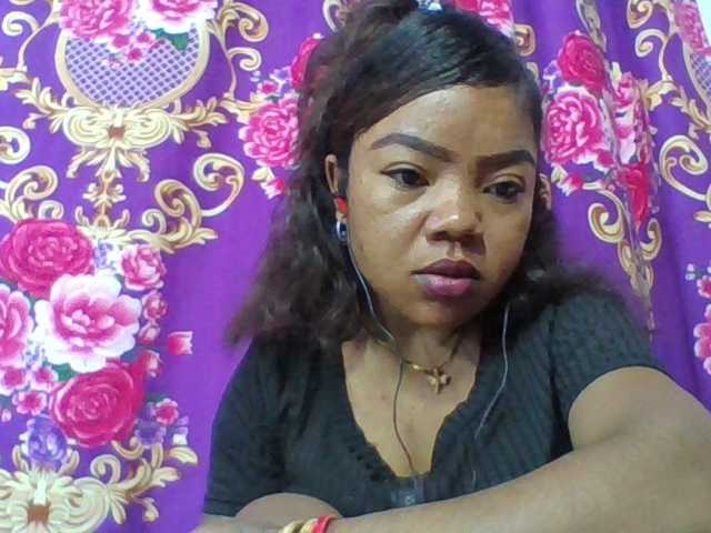 Elyah1a live cam on BongaCams