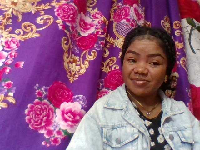 Elyah1a live cam on BongaCams
