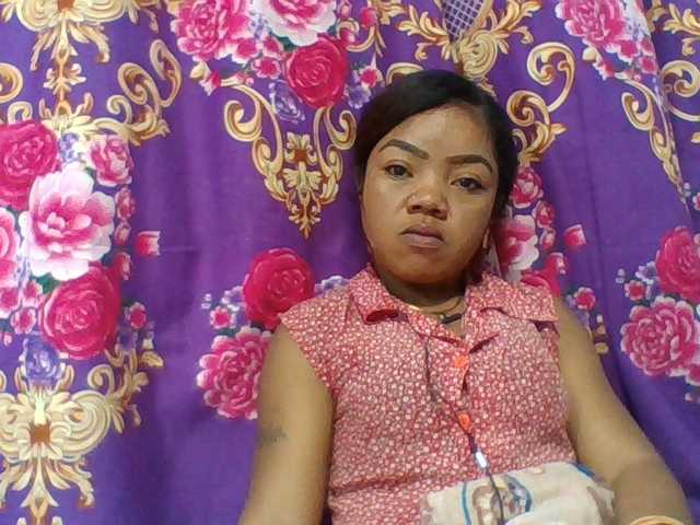 Elyah1a live cam on BongaCams