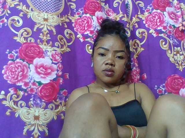 Elyah1a live cam on BongaCams