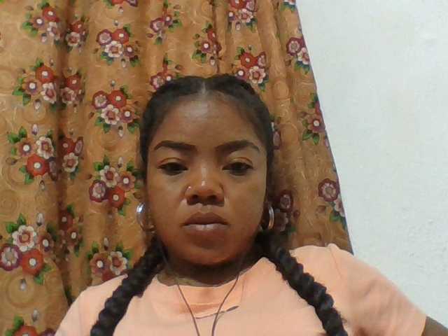 Elyah1a live cam on BongaCams