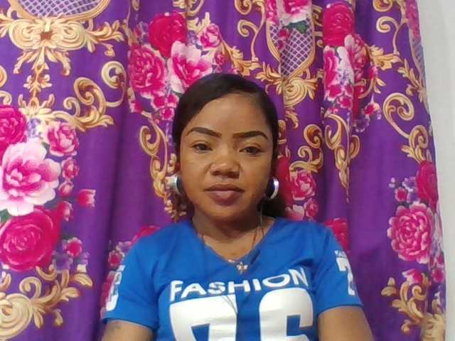 Elyah1a live cam on BongaCams