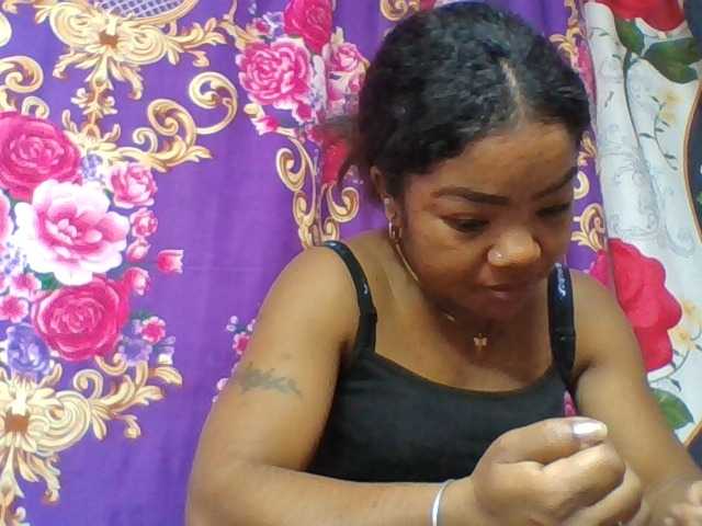 Elyah1a live cam on BongaCams