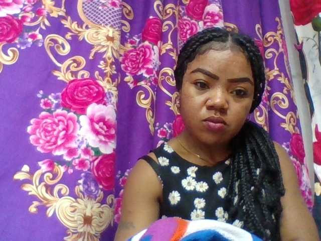 Elyah1a live cam on BongaCams