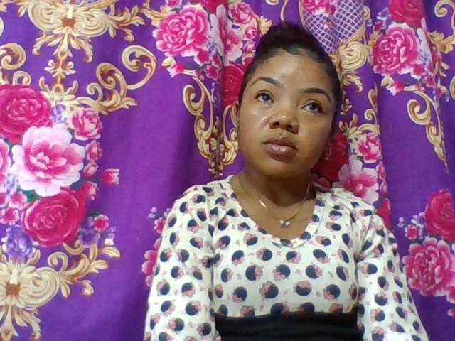 Elyah1a live cam on BongaCams
