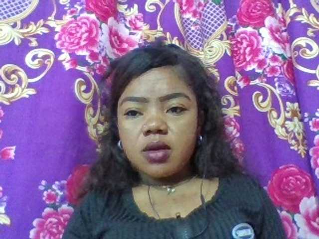 Elyah1a live cam on BongaCams