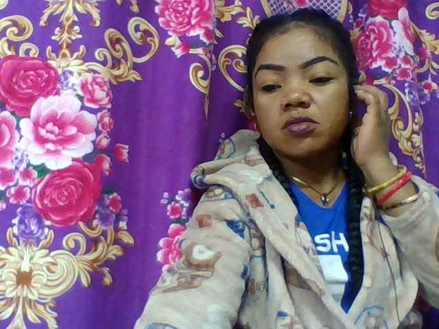 Elyah1a live cam on BongaCams