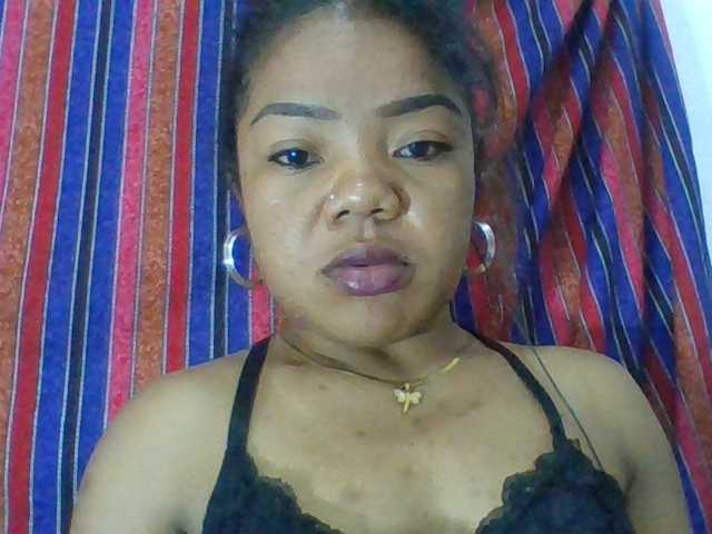 Elyah1a live cam on BongaCams