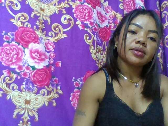 Elyah1a live cam on BongaCams