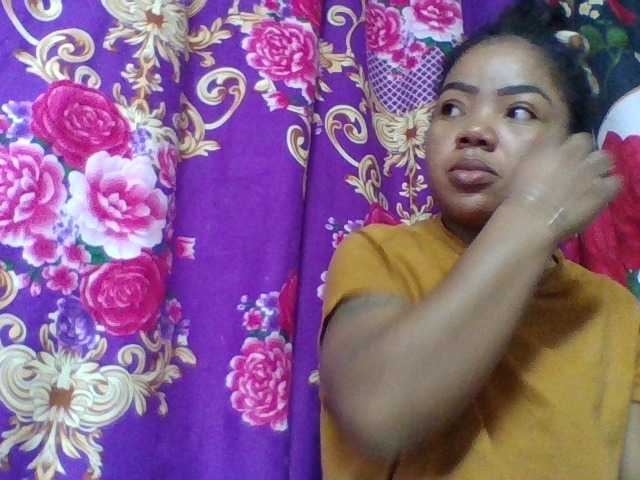 Elyah1a live cam on BongaCams