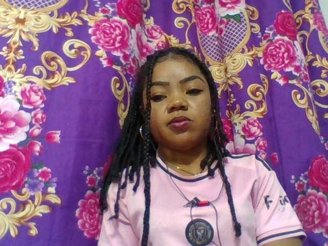 Elyah1a live cam on BongaCams