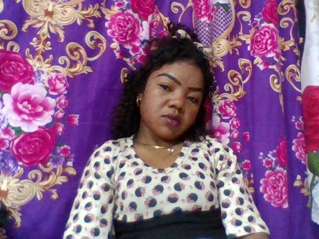 Elyah1a live cam on BongaCams