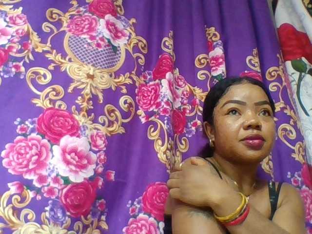 Elyah1a live cam on BongaCams