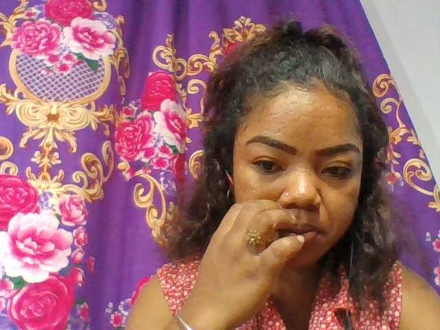 Elyah1a live cam on BongaCams