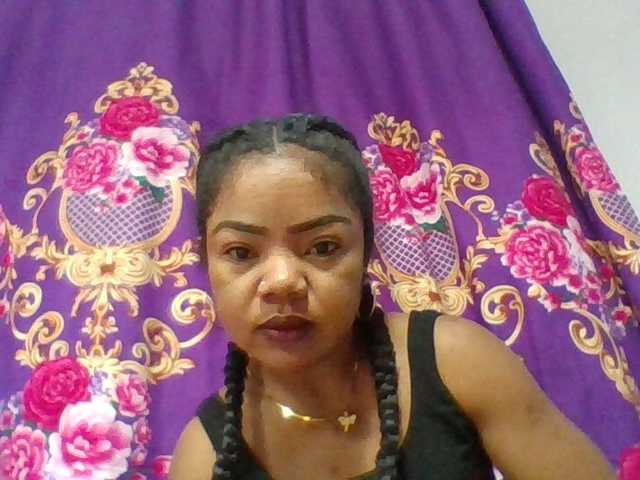 Elyah1a live cam on BongaCams