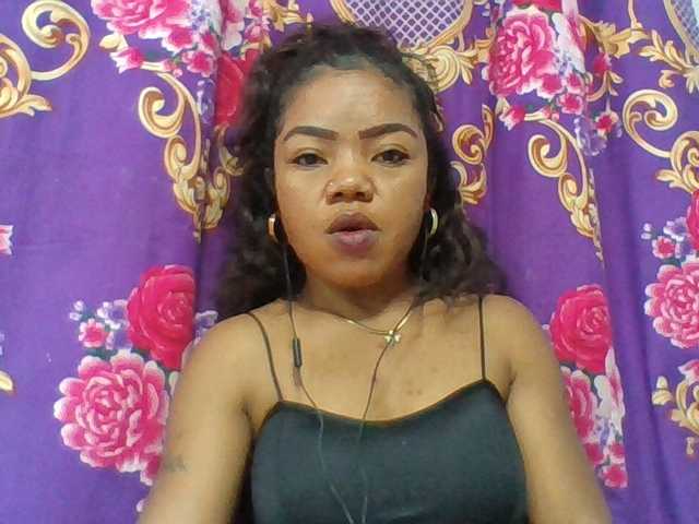 Elyah1a live cam on BongaCams