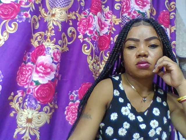 Elyah1a live cam on BongaCams