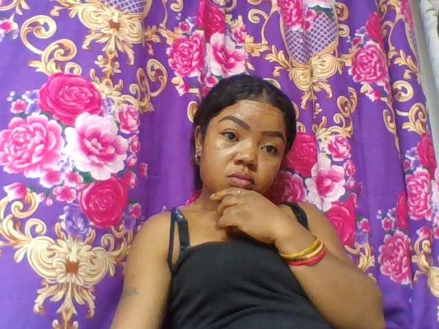 Elyah1a live cam on BongaCams