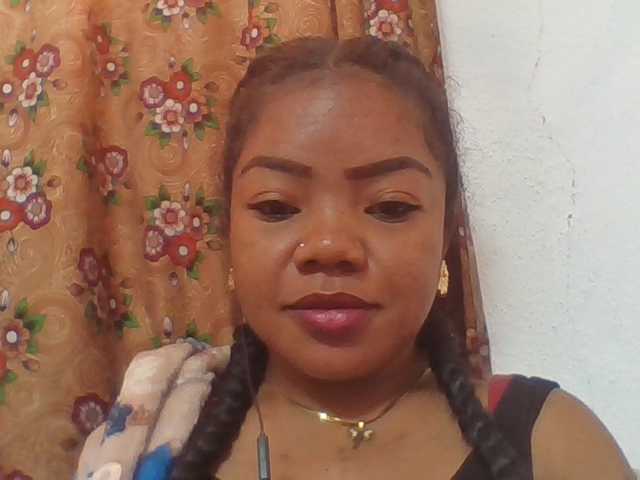 Elyah1a live cam on BongaCams