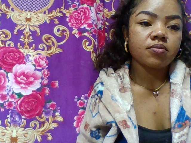 Elyah1a live cam on BongaCams