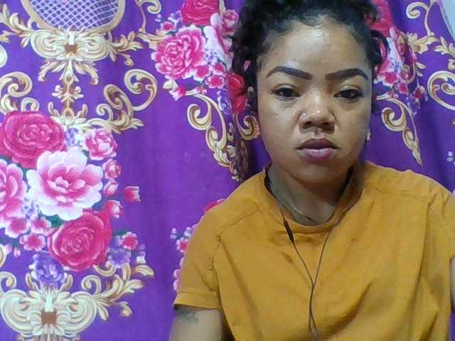 Elyah1a live cam on BongaCams