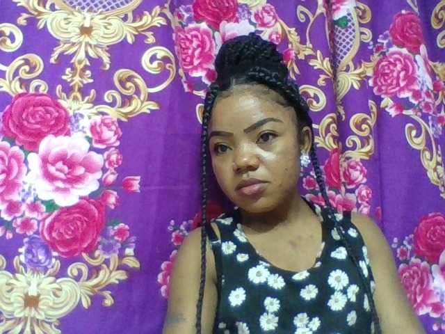 Elyah1a live cam on BongaCams