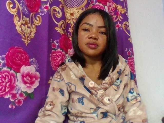 Elyah1a live cam on BongaCams