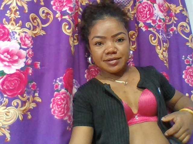 Elyah1a live cam on BongaCams