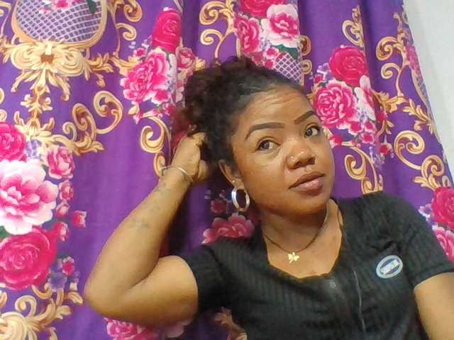 Elyah1a live cam on BongaCams
