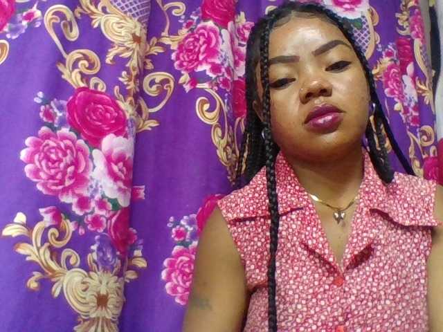 Elyah1a live cam on BongaCams