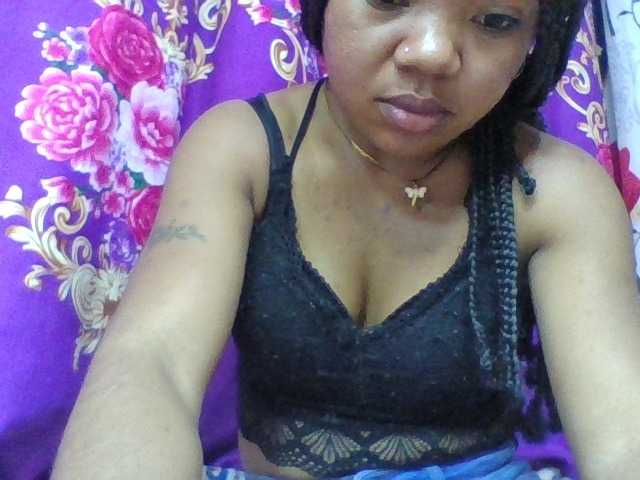 Elyah1a live cam on BongaCams