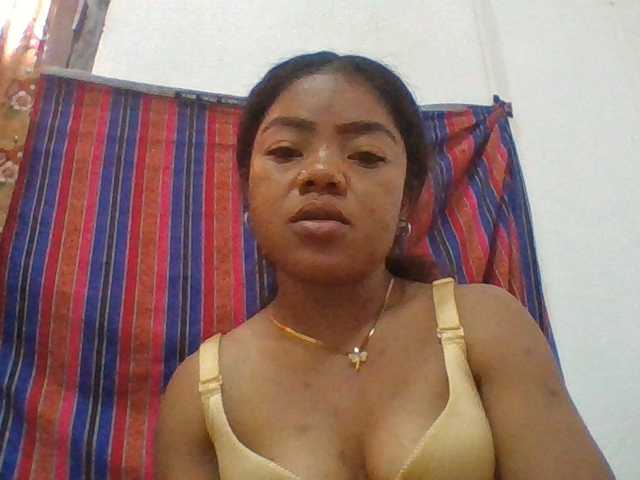 Elyah1a live cam on BongaCams