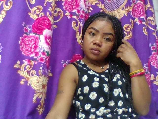 Elyah1a live cam on BongaCams