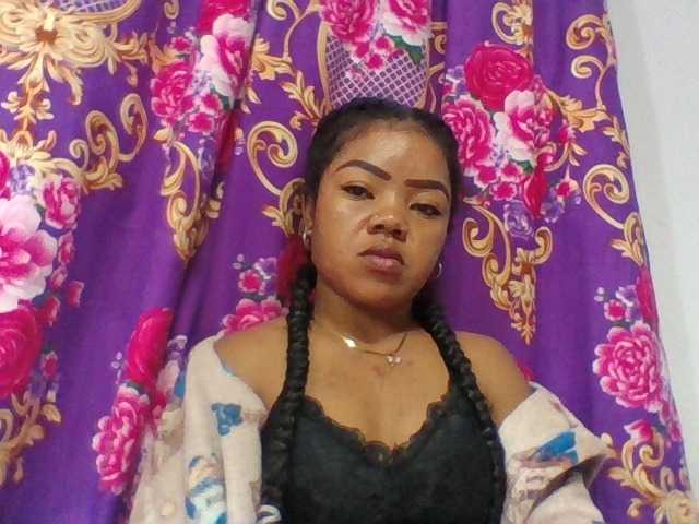 Elyah1a live cam on BongaCams