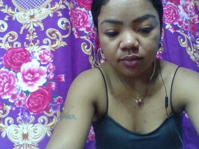 Elyah1a live cam on BongaCams