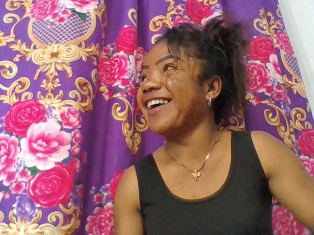 Elyah1a live cam on BongaCams