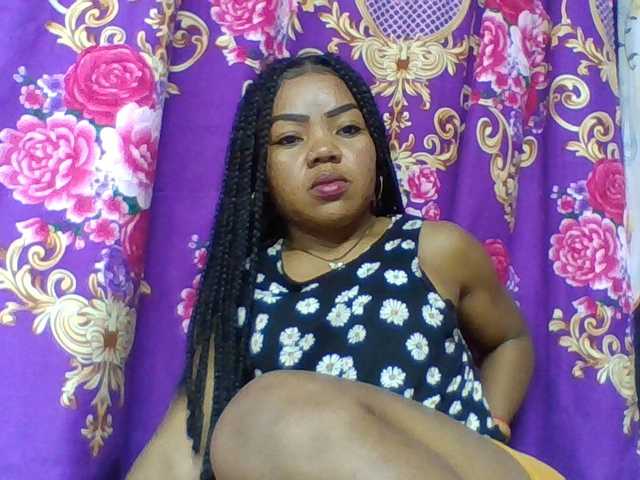 Elyah1a live cam on BongaCams