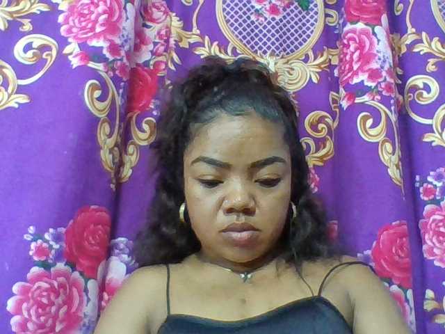 Elyah1a live cam on BongaCams
