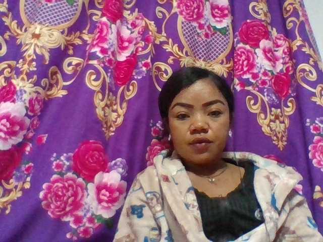 Elyah1a live cam on BongaCams